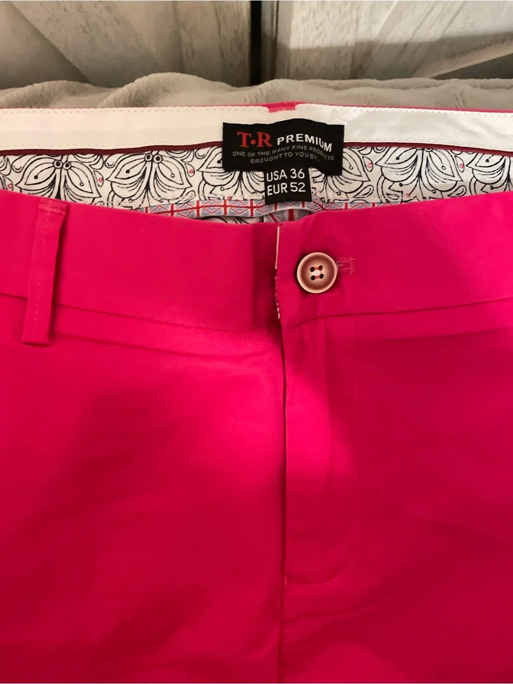 Men’s Chino Pants in Bright Pink - Classic Fit